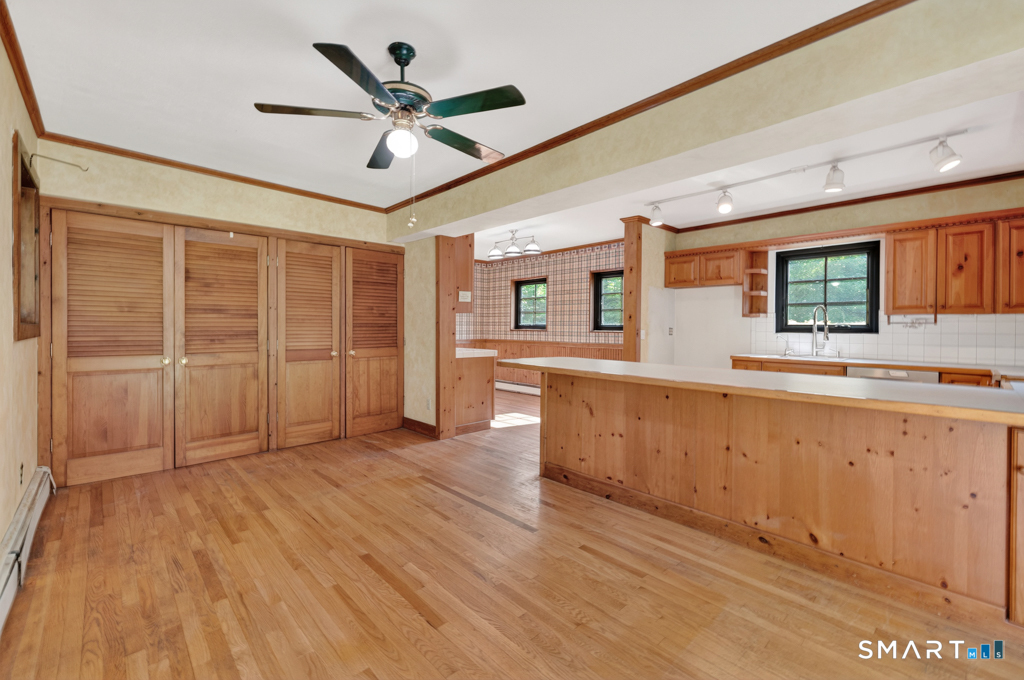 15 Old Mailcoach Road Redding, CT 06896 - Photo 11 of 36
