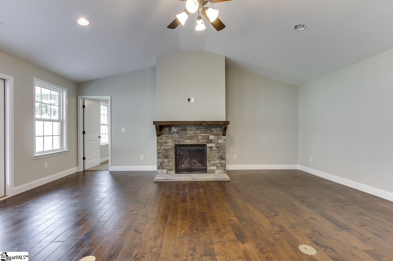 1826 Lake Cunningham Road Greer, SC 29651 - Photo 10 of 36 Gallery Image 10