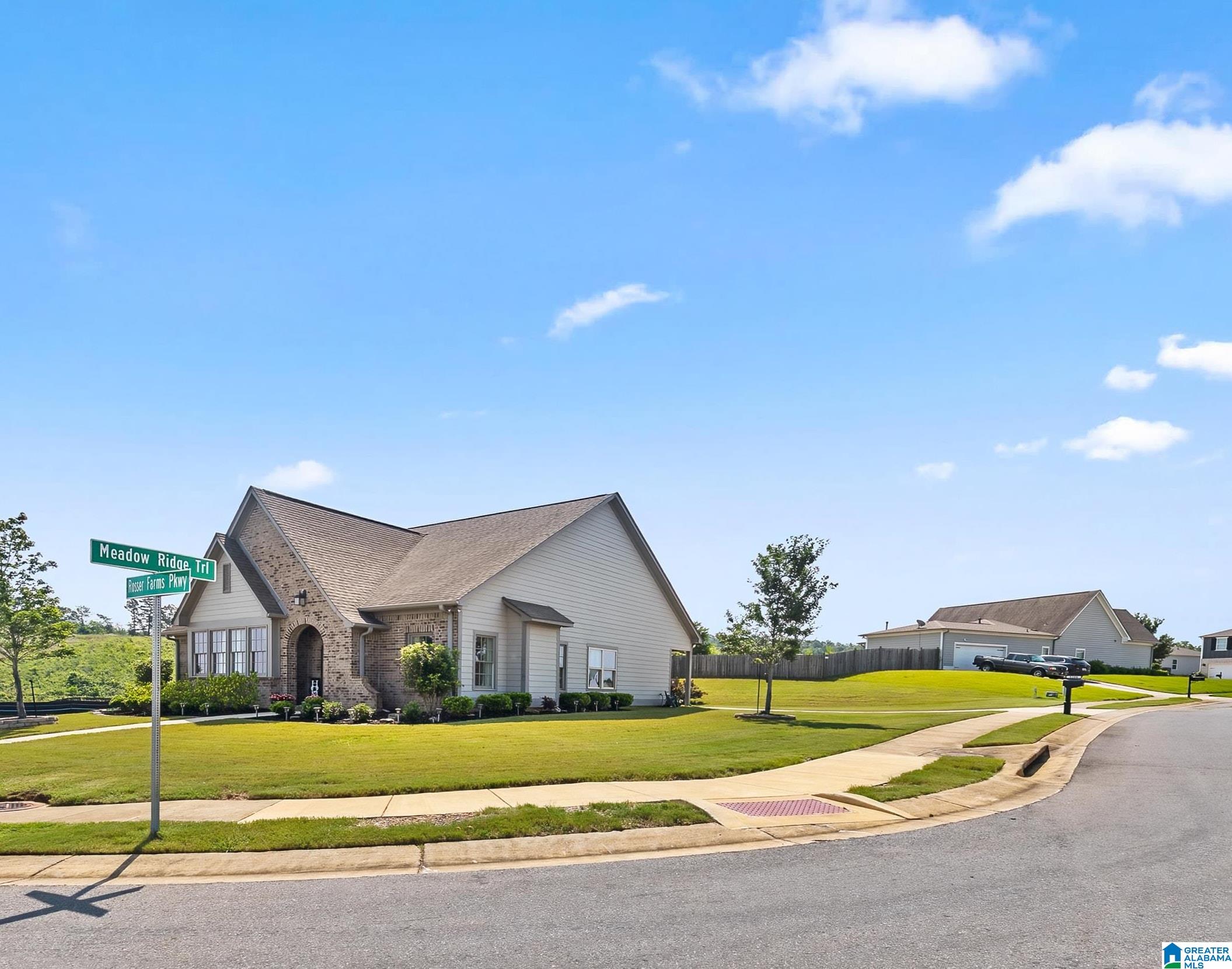 5266 Meadow Ridge Trail Bessemer, AL 35022 - Photo 3 of 30