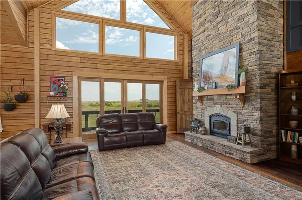 $1,250,000 | 8806 Northwest State Route, Hamilton, MO 64644