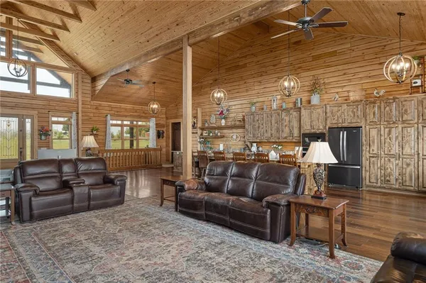 $1,250,000 | 8806 Northwest State Route, Hamilton, MO 64644