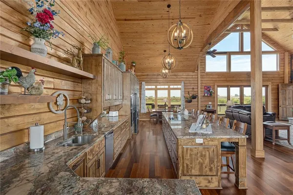 $1,250,000 | 8806 Northwest State Route, Hamilton, MO 64644