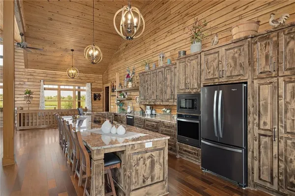 $1,250,000 | 8806 Northwest State Route, Hamilton, MO 64644