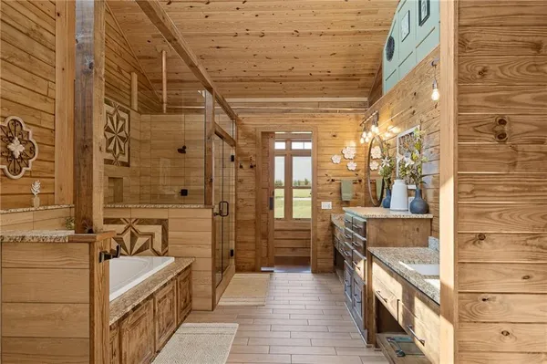 $1,250,000 | 8806 Northwest State Route, Hamilton, MO 64644