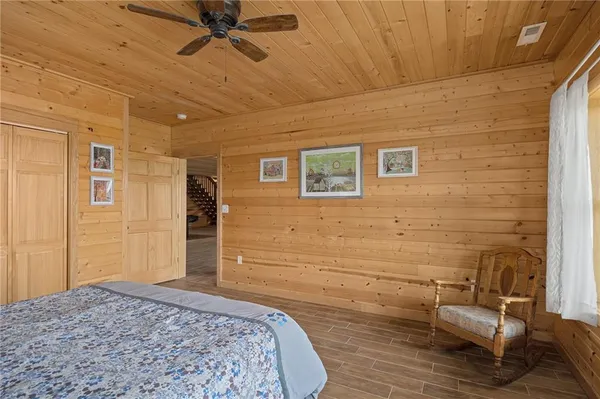 $1,250,000 | 8806 Northwest State Route, Hamilton, MO 64644