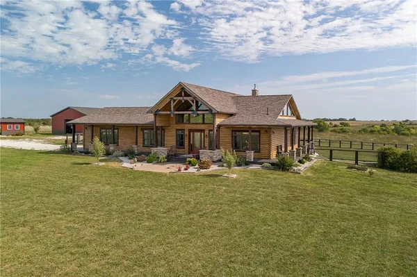 $1,250,000 | 8806 Northwest State Route, Hamilton, MO 64644