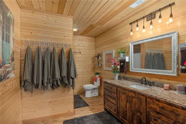 $1,250,000 | 8806 Northwest State Route, Hamilton, MO 64644