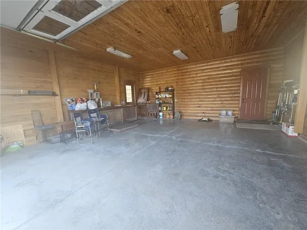 $1,250,000 | 8806 Northwest State Route, Hamilton, MO 64644