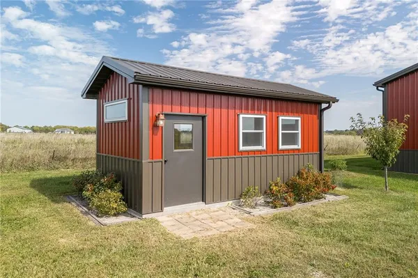 $1,250,000 | 8806 Northwest State Route, Hamilton, MO 64644