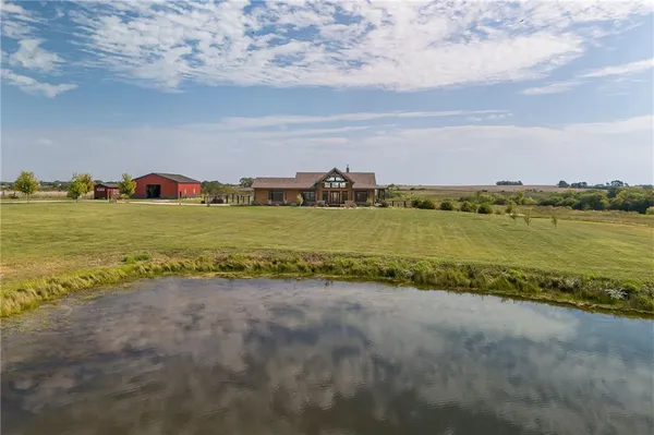 $1,250,000 | 8806 Northwest State Route, Hamilton, MO 64644