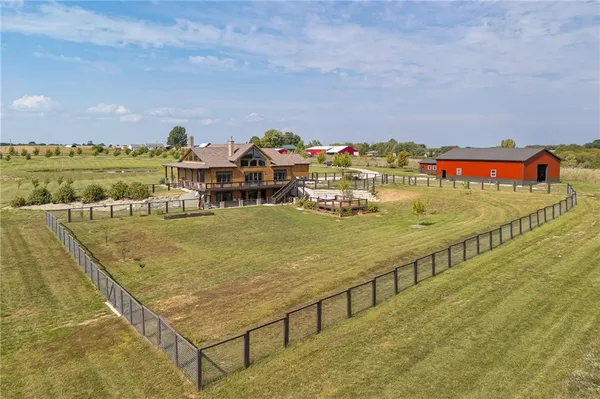 $1,250,000 | 8806 Northwest State Route, Hamilton, MO 64644