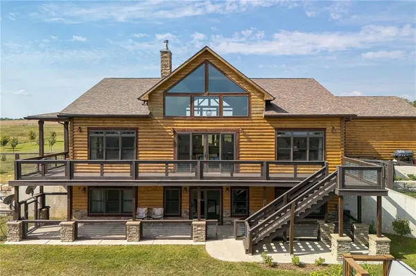 $1,250,000 | 8806 Northwest State Route, Hamilton, MO 64644
