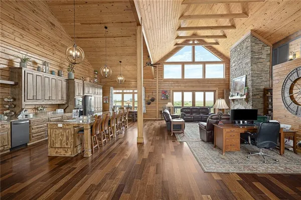 $1,250,000 | 8806 Northwest State Route, Hamilton, MO 64644