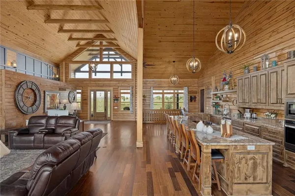 $1,250,000 | 8806 Northwest State Route, Hamilton, MO 64644