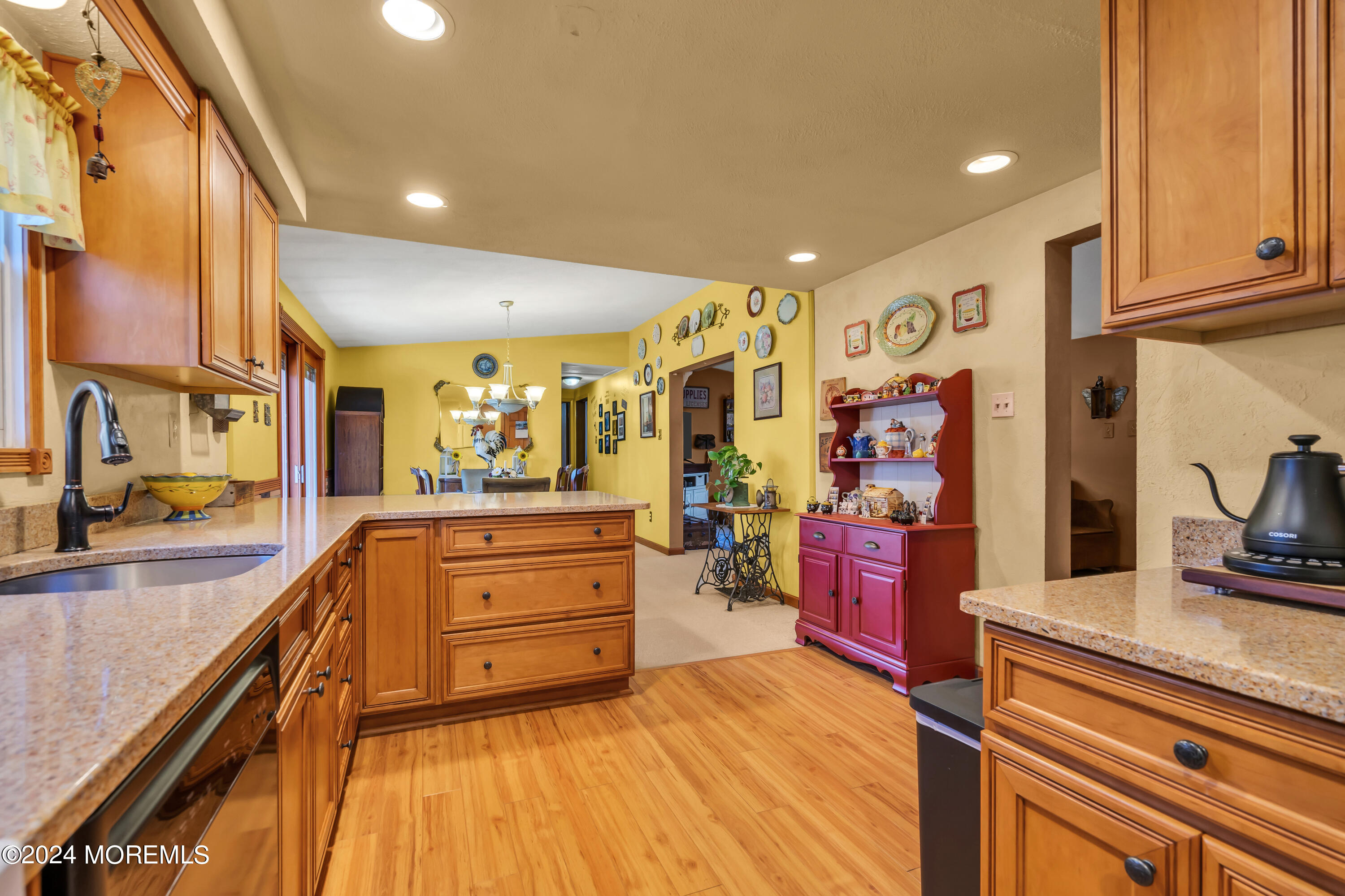 862 Cassville Road Jackson, NJ 08527 - Photo 13 of 35 Silestone Counters