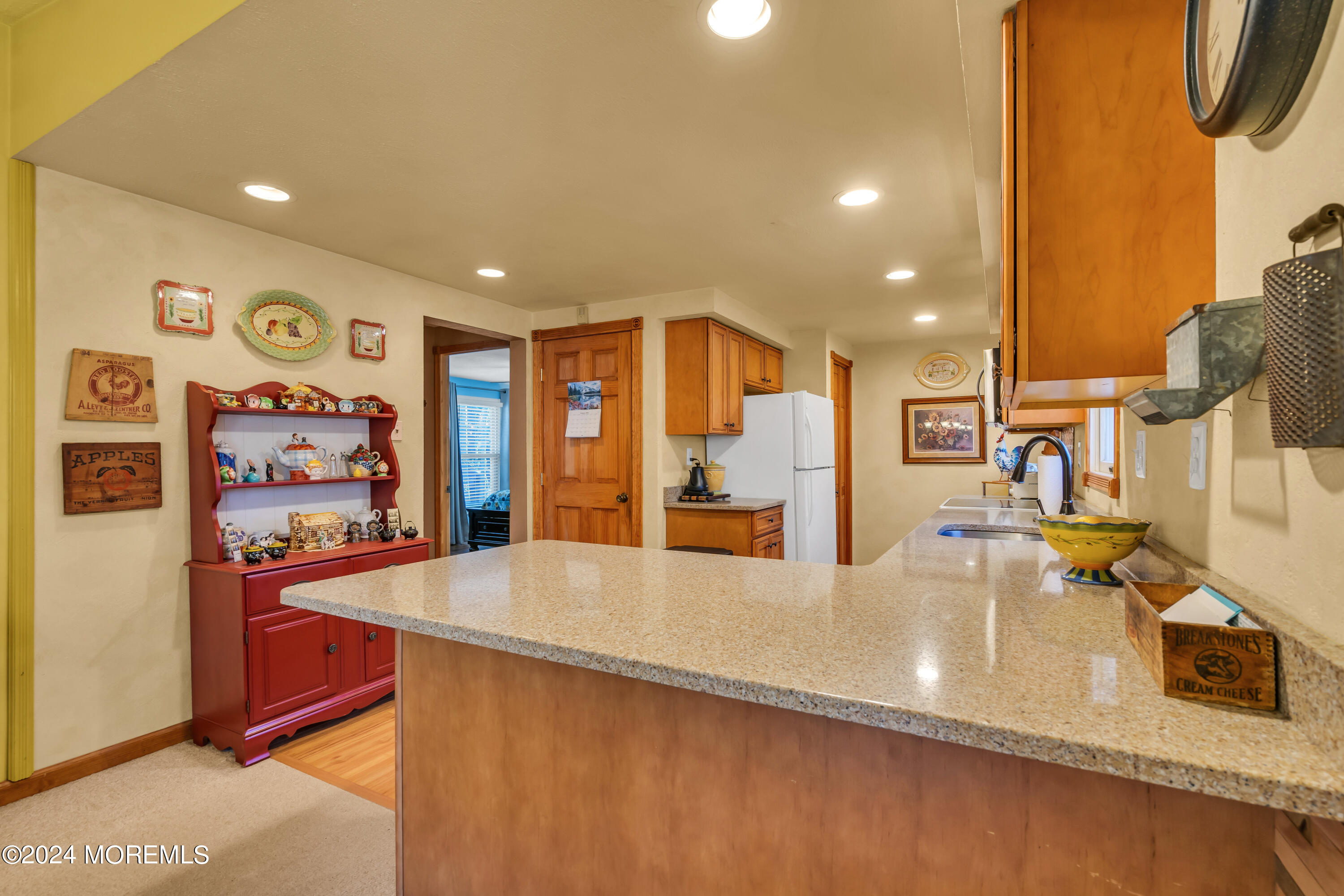 862 Cassville Road Jackson, NJ 08527 - Photo 15 of 35 Laminate Floors