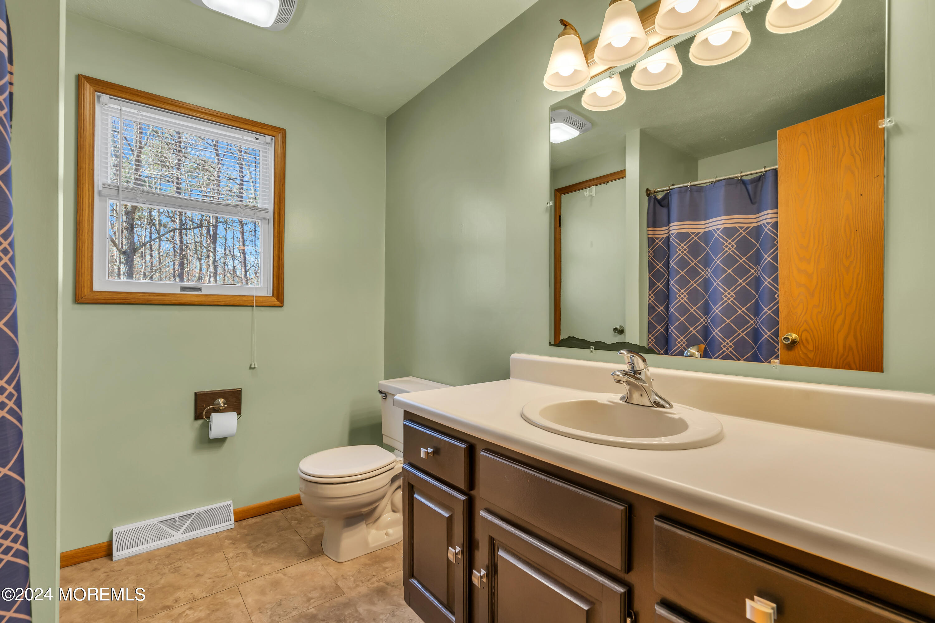 862 Cassville Road Jackson, NJ 08527 - Photo 19 of 35 Main Bath