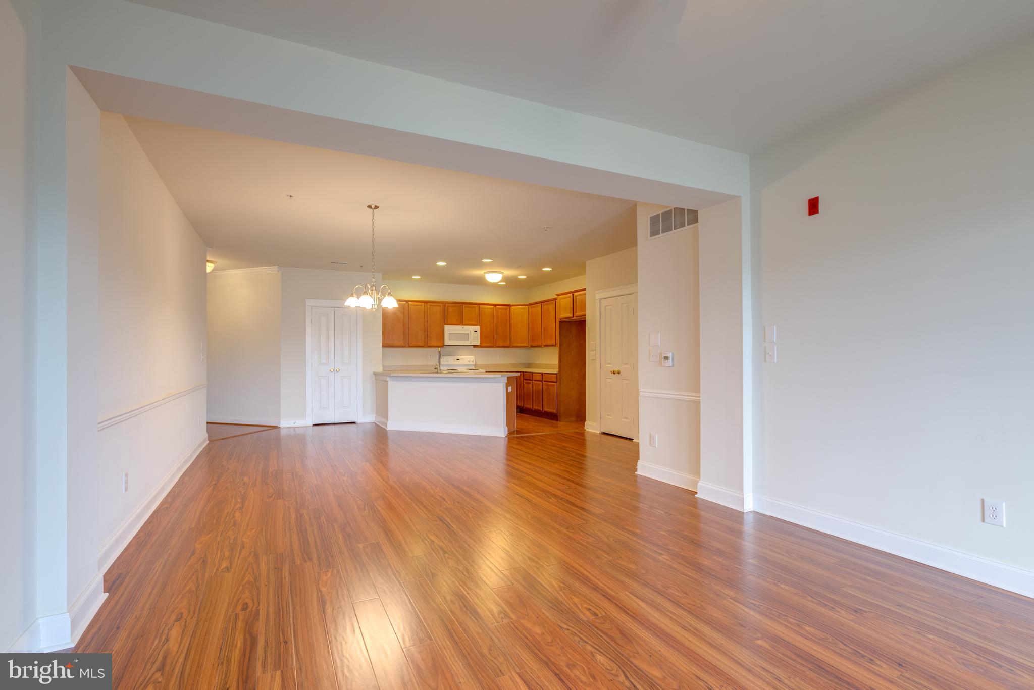 186 Bucktown Xing Road, Unit 43B Pottstown, PA 19465 - Photo 4 of 38 Dining area open to kitchen area