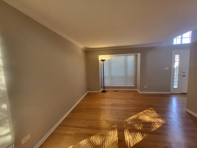 $460,000 | 541 Meadowview Drive, Wauconda, IL 60084