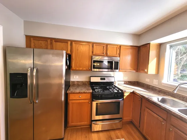 $460,000 | 541 Meadowview Drive, Wauconda, IL 60084