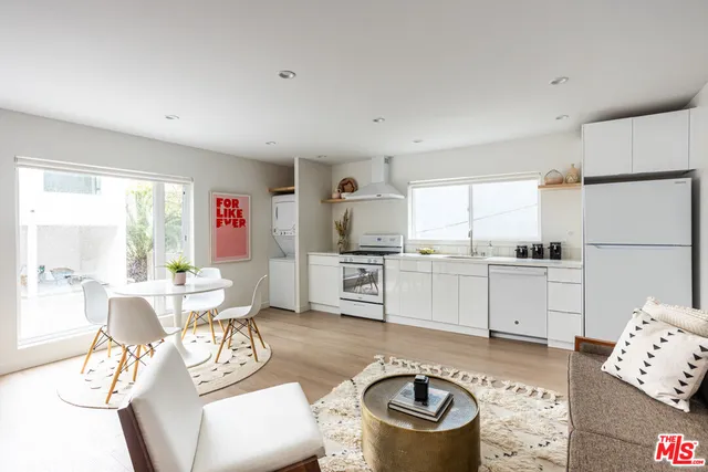 $2,595 | 1948 1/2 Preston Avenue, Los Angeles, CA 90026