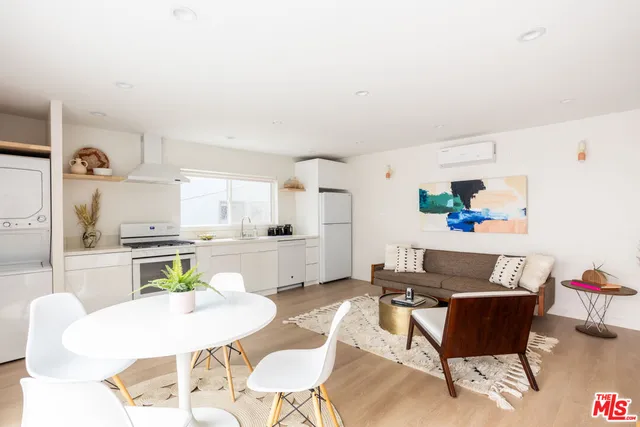 $2,595 | 1948 1/2 Preston Avenue, Los Angeles, CA 90026