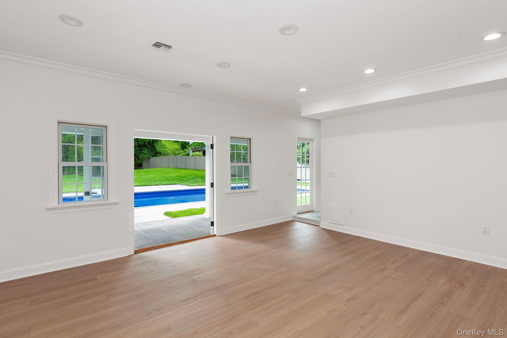 75 Centerport Road Greenlawn, NY 11740 - Photo 39 of 47