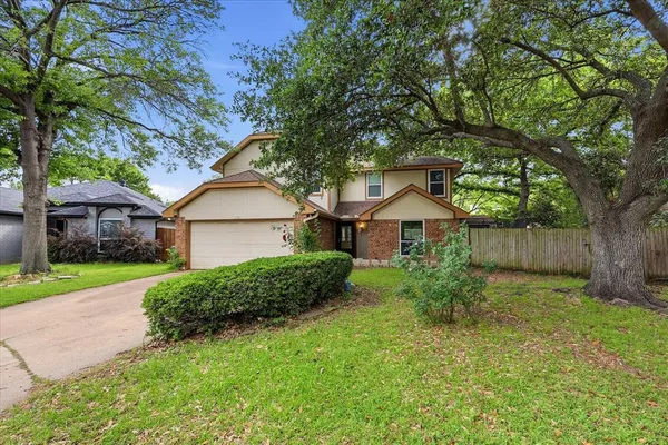 $300,000 | 2204 Polo Club Court, Arlington, TX 76017