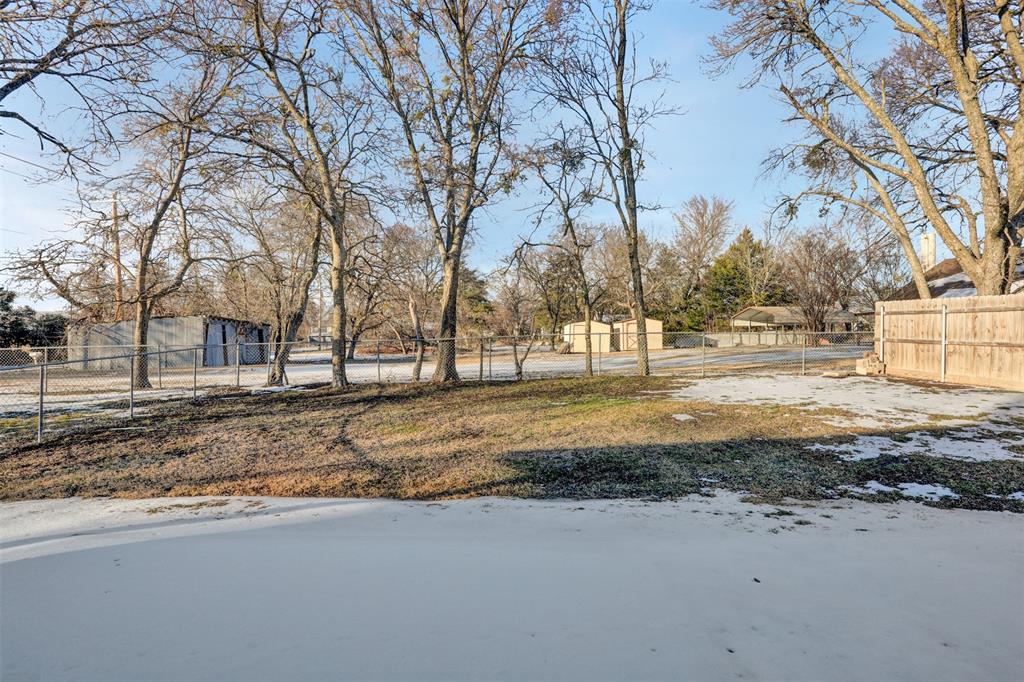 399 South Main Street Blue Ridge, TX 75424 - Photo 25 of 25 a view of dirt yard with a large tree