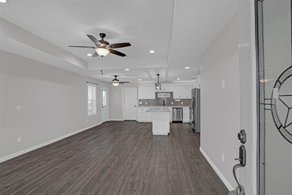 399 South Main Street Blue Ridge, TX 75424 - Photo 3 of 25 a view of kitchen with breakfast area