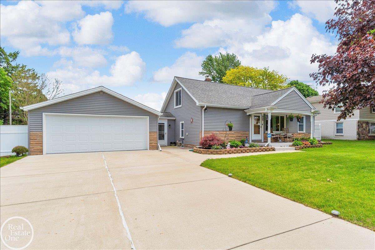 47840 Greenview Road Utica, MI 48317 - Photo 2 of 42