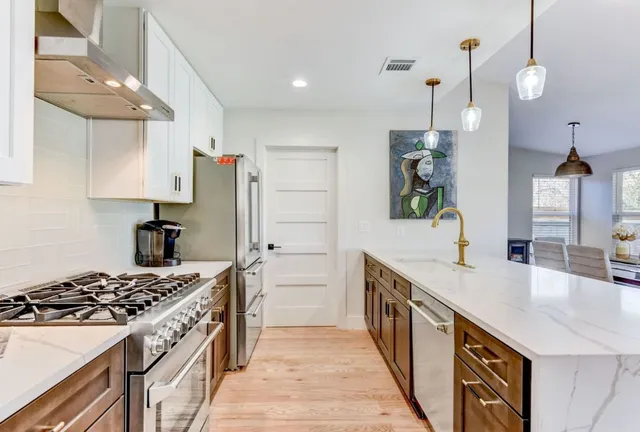 $775,000 | 7002 Whispering Oaks Drive, Austin, TX 78745