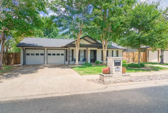 $775,000 | 7002 Whispering Oaks Drive, Austin, TX 78745