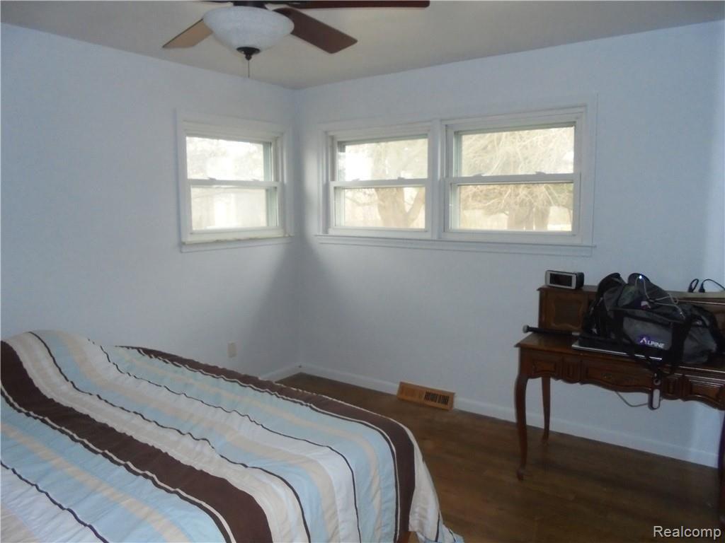28140 Ecorse Road Romulus, MI 48174 - Photo 10 of 18