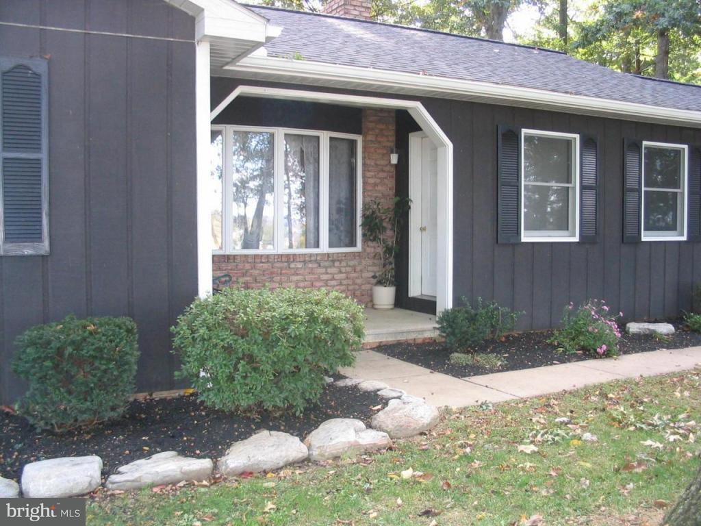 239 Black Road Quarryville, PA 17566 - Photo 4 of 15 Gallery Image 4
