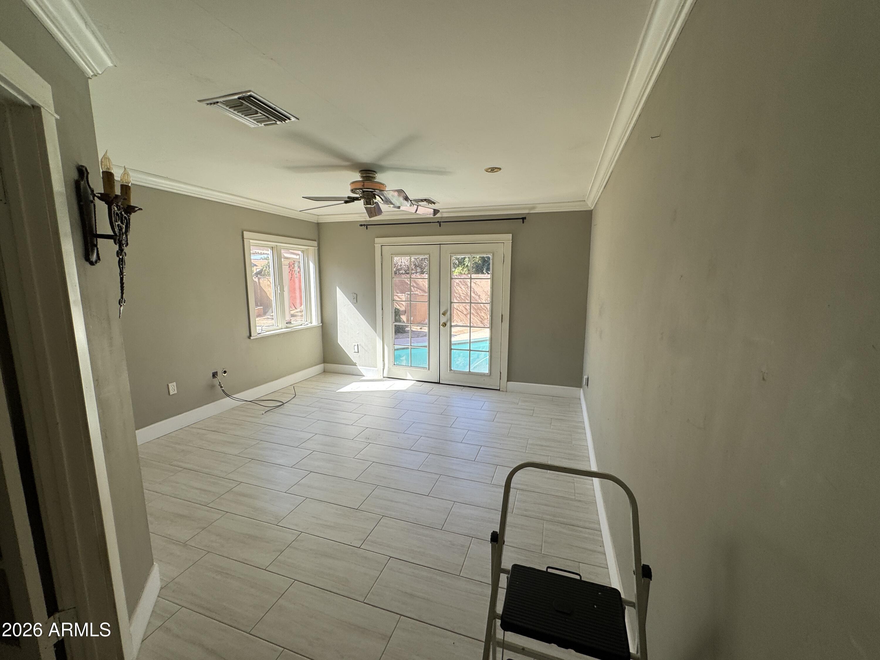 505 West Granada Road Phoenix, AZ 85003 - Photo 19 of 30 a view of a hallway with windows