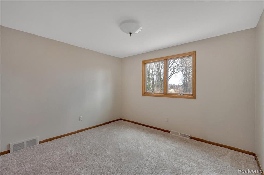 15595 Almont Road Allenton, MI 48002 - Photo 15 of 27