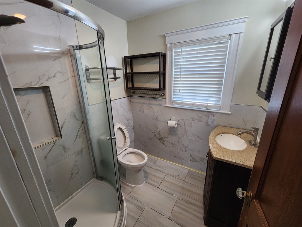 35 Bowker Street Lexington, MA 02421 - Photo 7 of 10