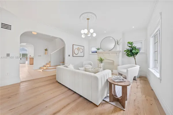 $3,249,000 | 178 Northeast 45th Street, Miami, FL 33137