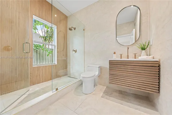 $3,249,000 | 178 Northeast 45th Street, Miami, FL 33137