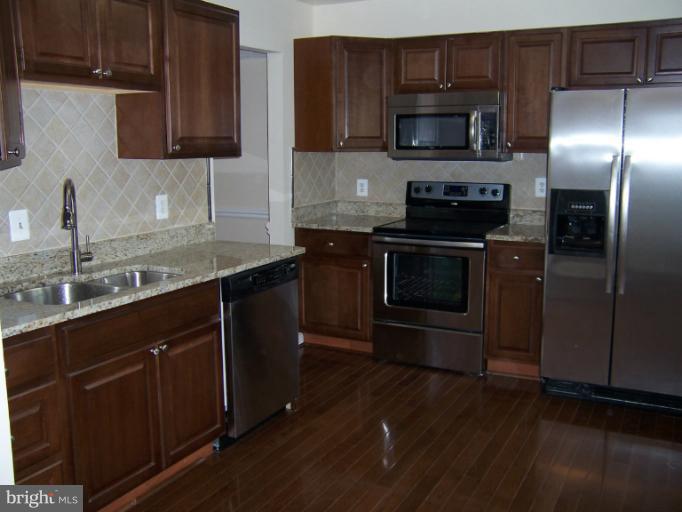 8083 Tributary Court Springfield, VA 22153 - Photo 14 of 20 Kitchen