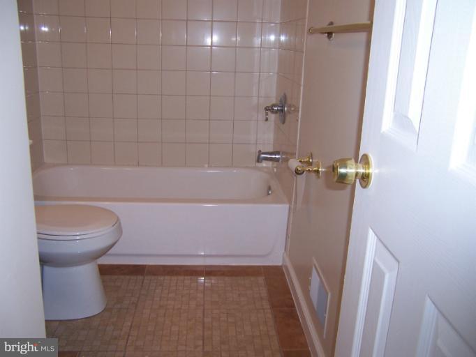 8083 Tributary Court Springfield, VA 22153 - Photo 17 of 20 Bath
