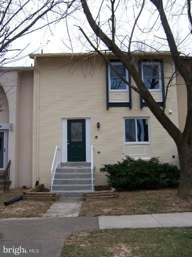 8083 Tributary Court Springfield, VA 22153 - Photo 20 of 20 Exterior (Front)