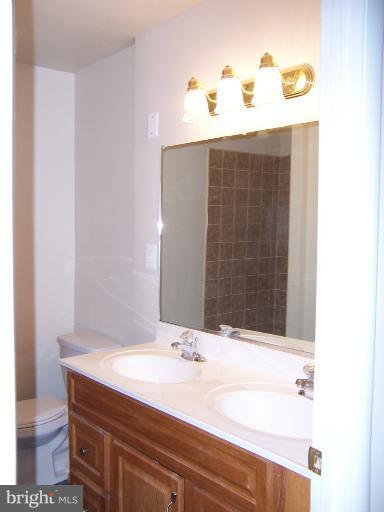 8083 Tributary Court Springfield, VA 22153 - Photo 3 of 20 Bath
