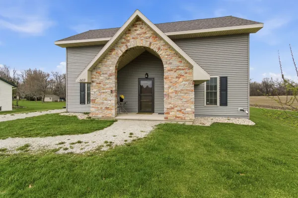 $270,000 | 607 Mary, Fairwater, WI 53931