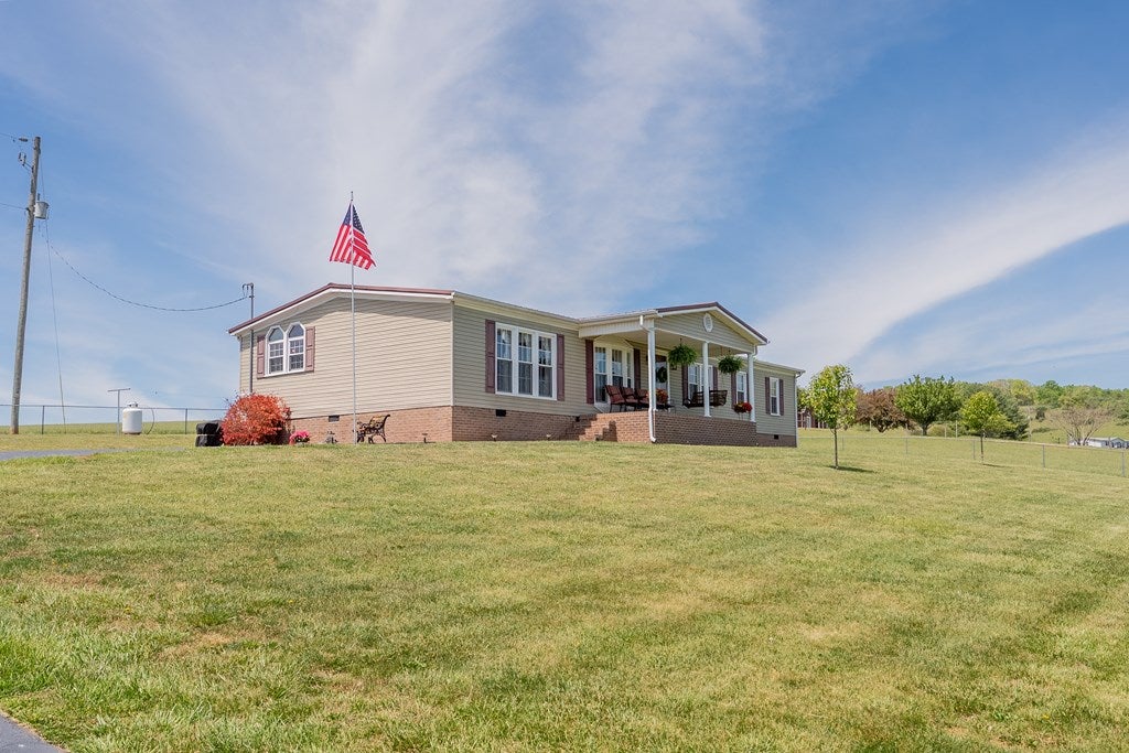 3705 Major Grahams Road Max Meadows, VA 24360 - Photo 4 of 104 Gallery Image 4