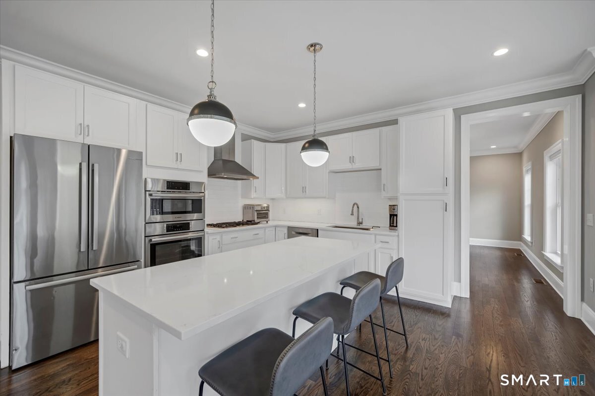 1049 Stillwater Road Stamford, CT 06902 - Photo 6 of 32