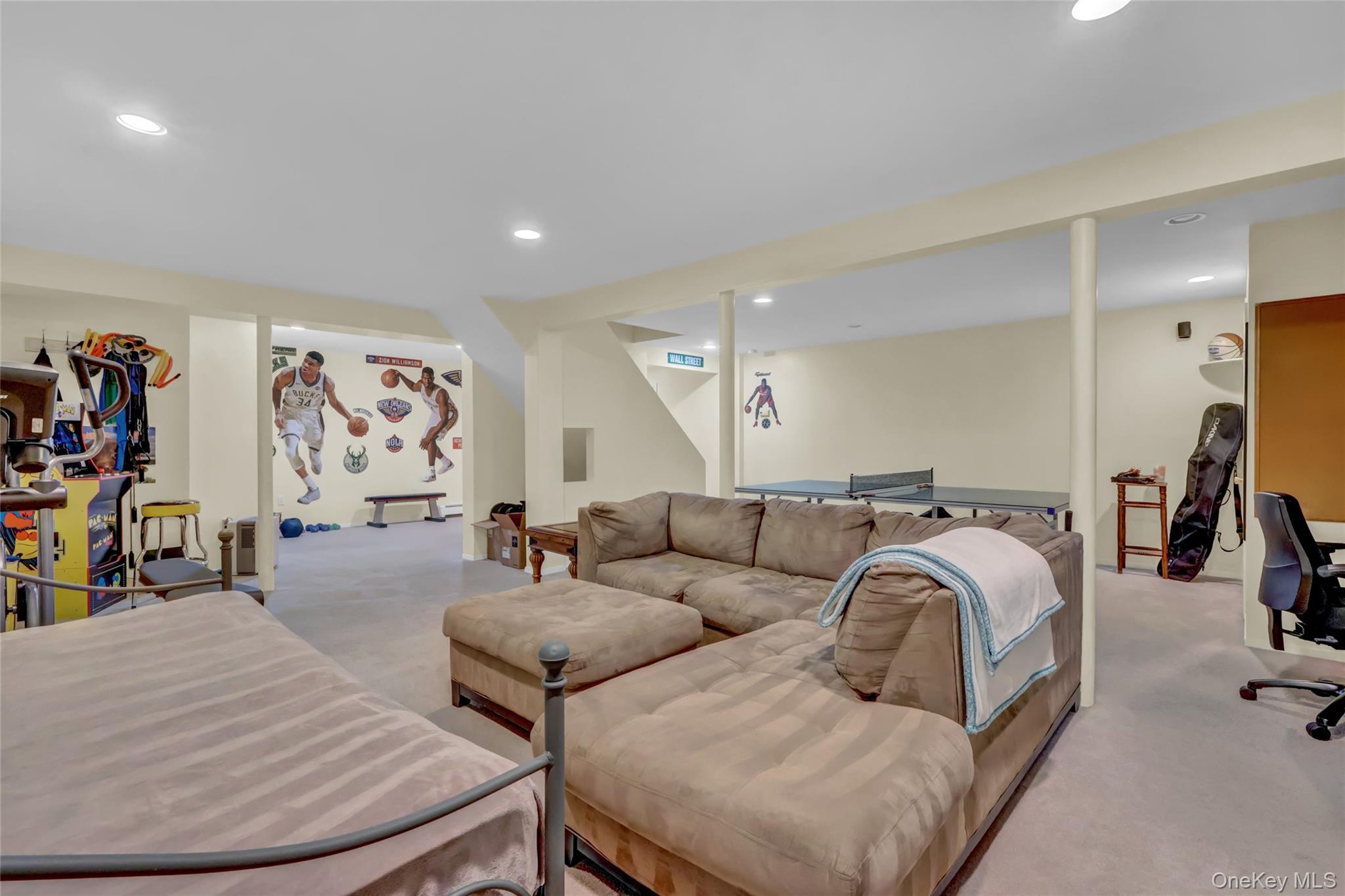 18 Hampton Road Lynbrook, NY 11563 - Photo 24 of 37 a living room with furniture