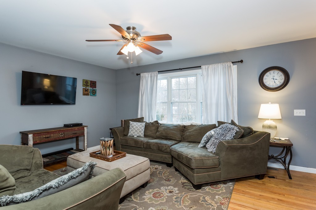 56 Bruce Street Springfield, MA 01119 - Photo 11 of 30