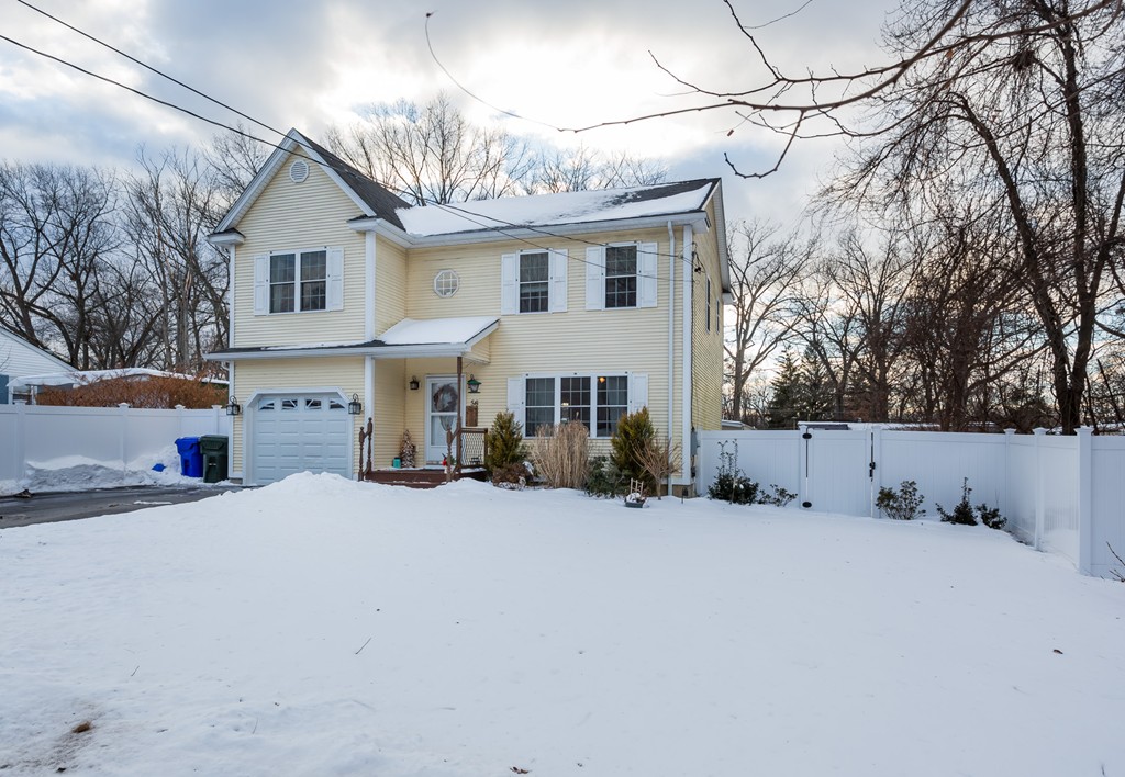 56 Bruce Street Springfield, MA 01119 - Photo 2 of 30